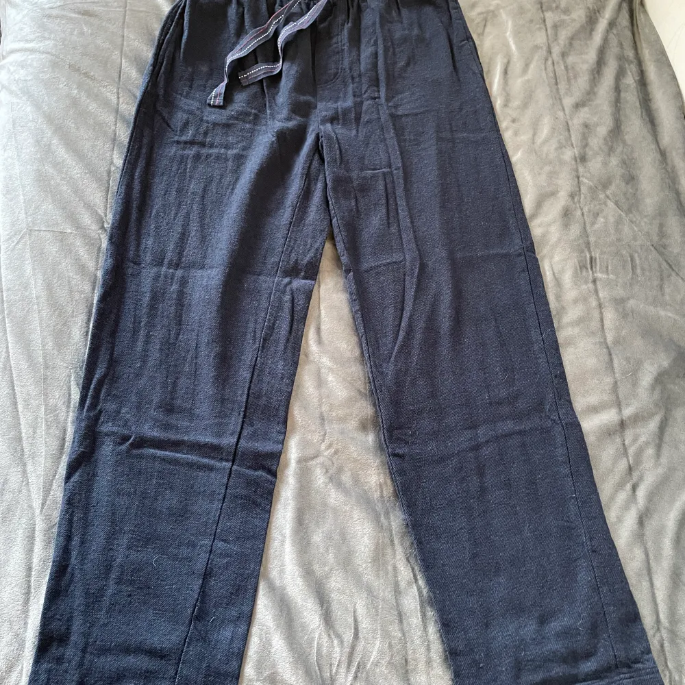 Har använt bara 1 gång och bra material! Ny pris 1300kr, säljer 500kr . Jeans & Byxor.