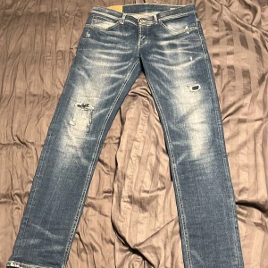Dondup jeans  - Svin goa dondup George jeans i suveränt skick Hör av er vid frågor! Priset är inte ristat i sten