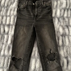 Jeans - Gråa Jens som är super fina!