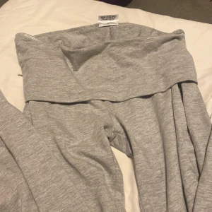 Yoga pants  - Jätte snygga Low Waist yoga pants ljusgråa och utsvängda skit sköna och fina