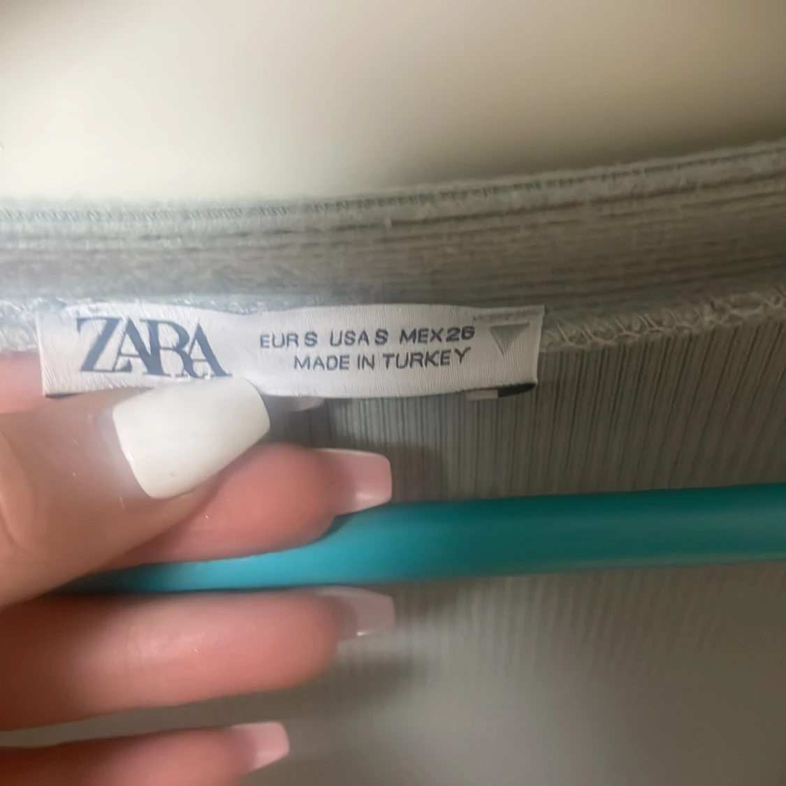 Ljus grön kofta med pärlor  - 90