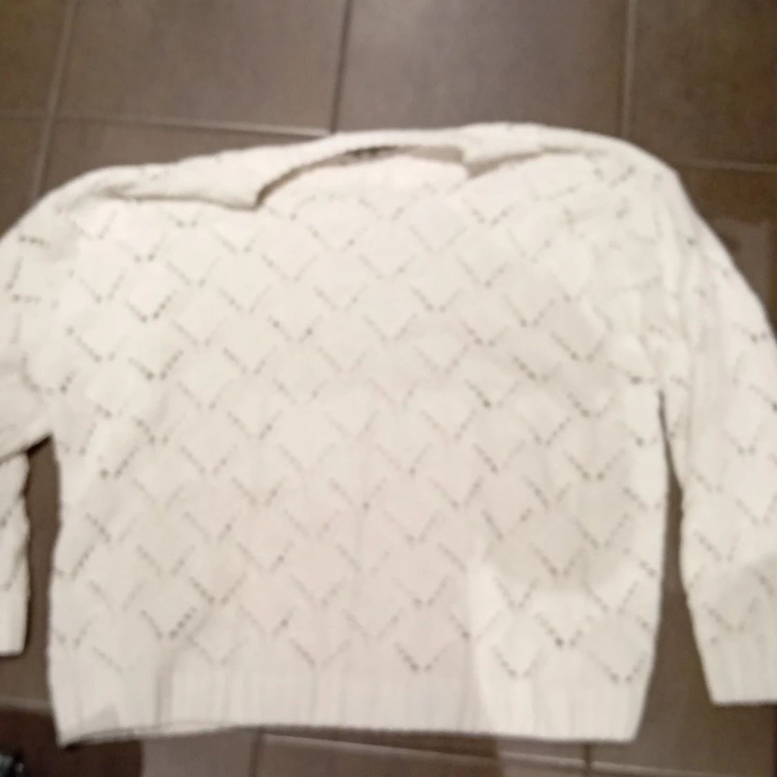 En fluffig tröja från kappahl som inte komm till användning här.💗Kunden står även för frakt kostnaden.  - 90