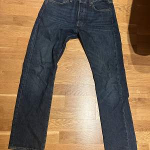 Jeans som jag hittade hemma och ska sälja. 501