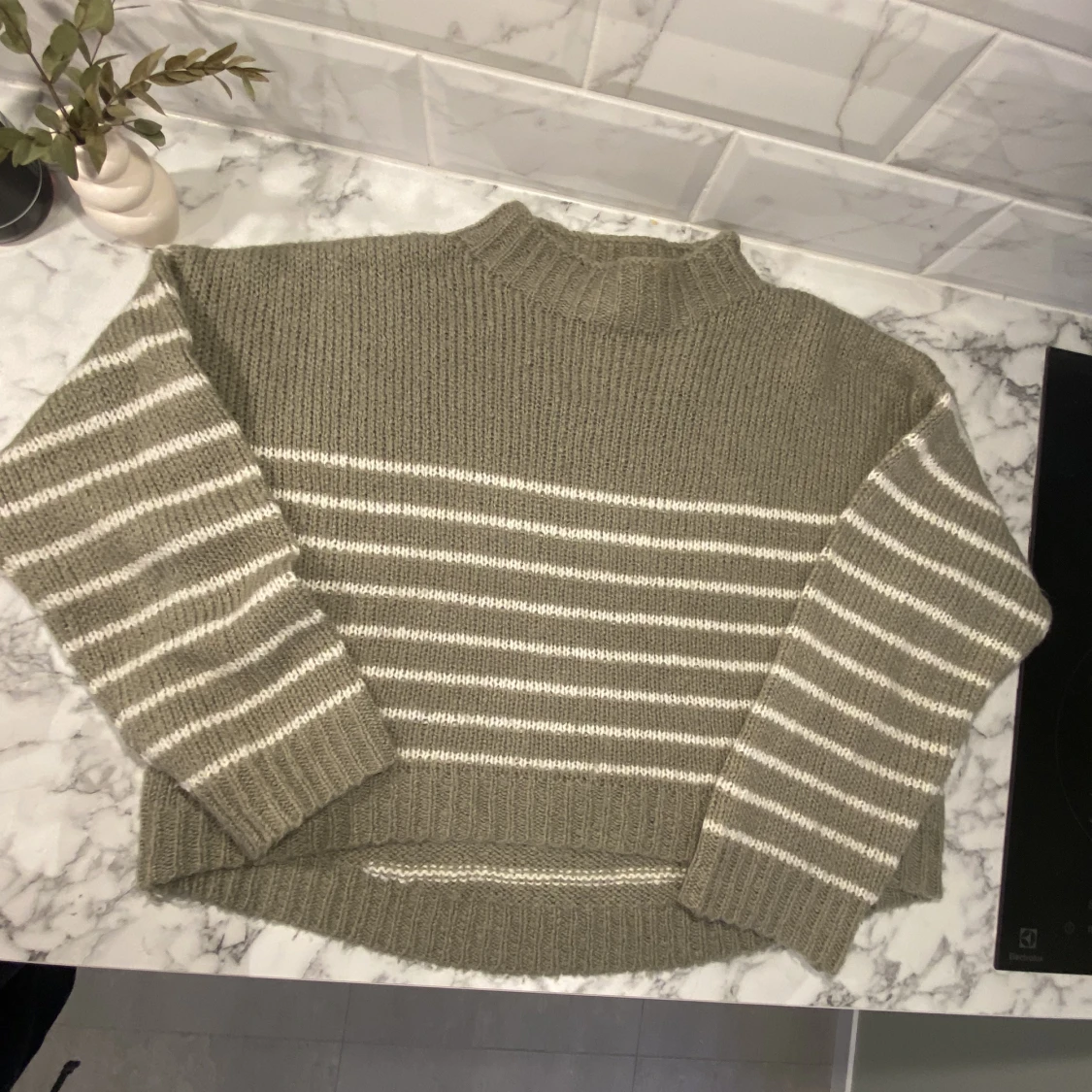 NATIVE YOUTH stickad tröja (S) - 90