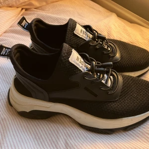 Steve Madden - Svarta Steve Madden, stl 38! Knappt använda!! 350kr