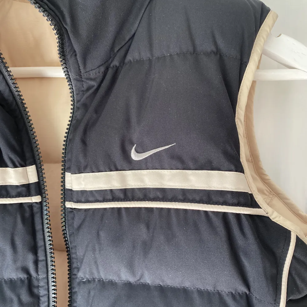 Invertable double use Nike dun vest vintage . Jackor.