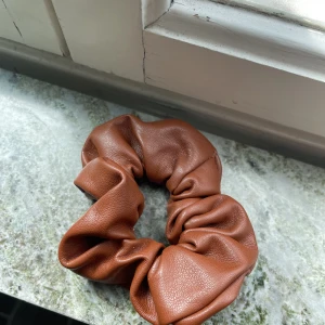 Skinn tofs  - Skinn tofs säljes 