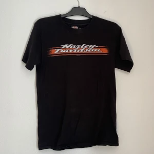 Harley-Davidson t-shirt - Harley-Davidson t-shirt, köpt ny och använd få gånger. Skriv om du har några frågor och pris kan diskuteras 