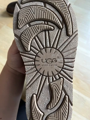 Uggs  - Fina uggs, knappt använda❤️ storlek 36 men passar 37 också❤️