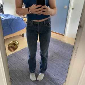 Fina jeans - Lågmidjade, sitter jättebra! ⚡️⚡️😍 