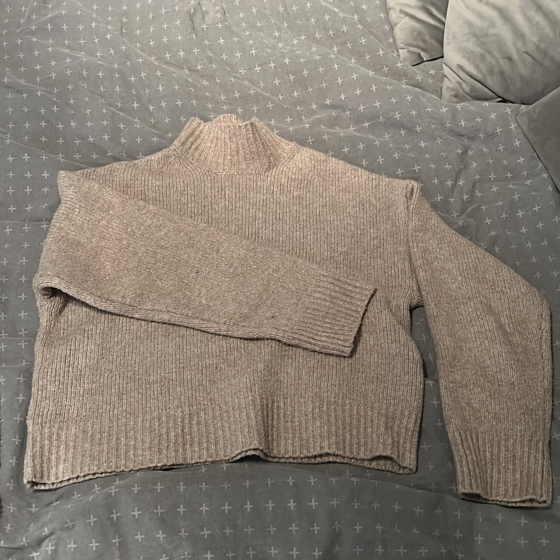 Stickad polo från Bershka