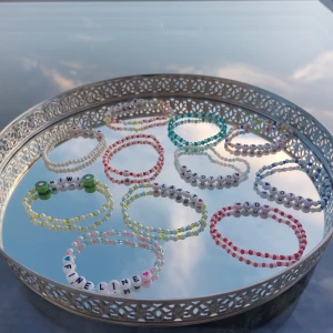 Designtips! - Tema: one direction, harry styles, larry. Beroende på design är pris olika, 18 kr frakt. Kom priv vid intresse eller frågor🫶🏻