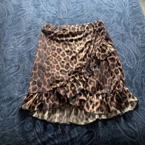 Leopard Kjol - Helt ny kjol som tyvärr inte passade mig! Stl XS🩵