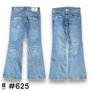 true religion 625 - trueys i modellen #803 💜innerben,80cm💜midja rakt över, 42cm 💜ytterben, 104cm,💜benöppning, 26cm