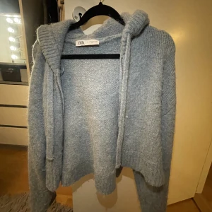 Populär zara kofta! - Blå zara kofta, storlek Xs-S!💓