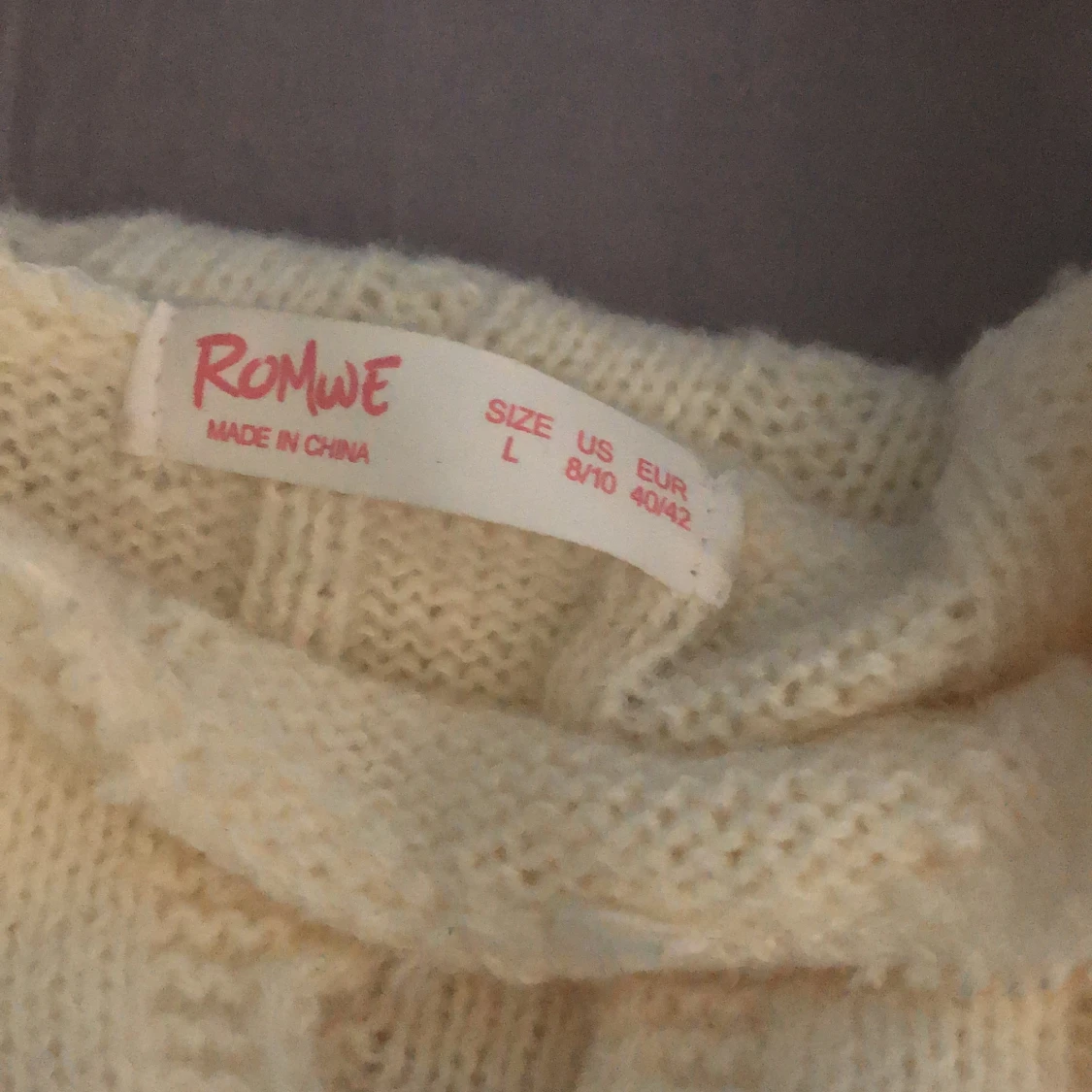 Beige off-shoulder - 90