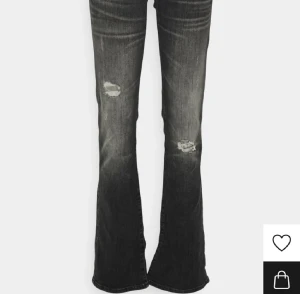 Ltb valerie jeans - Säljer dessa jeans från ltb som jag nyligen köpte på Plick, men att de inte passade helt❤️  De har inte mycket täcken på användning, men vissa defekter🥰 kontakta om ni undrar något!!❤️❤️