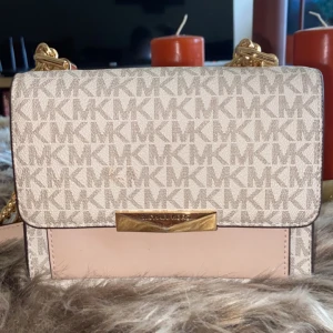 Äkta MK väska  - Rösa o beige 