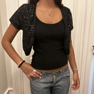 🖤Glitter kofta🖤 - Så fin glitterkofta! Fin till fest 🎊 