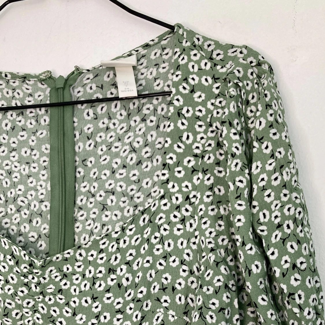 Hm blommig klänning  - 90