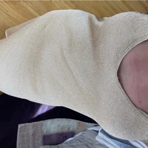 Guldklänning zara  - Bra skick 