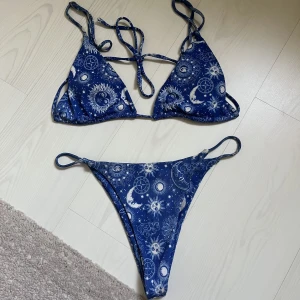 Bikini - Jättefin bikini från Shein med justerbara axelband. Säljer då den ej kommer till användning 😇 FRAKT 30kr