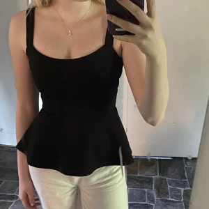 Cubus volang linne - Säljer mitt supersöta volanglinne från Cubus, aldrig använd!! 💘💘