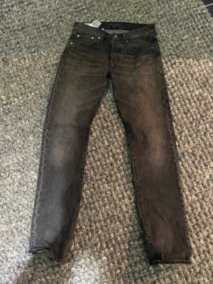 Levi’s 501 - Levi’s 501 i storlek 29/34. Knappt använda