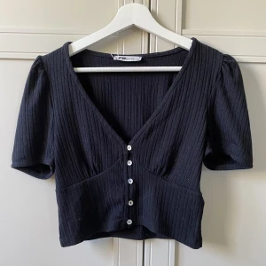 Topp - Söt topp i utmärkt skick, aldrig använd.