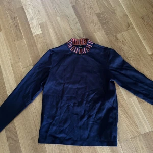Hugo boss tröja  - Helt ny Hugo boss tröja storlek m 