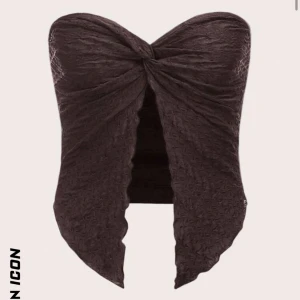 brun topp - jättefin brun topp från shein. för liten för mig så därför kommer den inte till användning. aldrig använd. jättesnygg om man har rätt storlek!!! köpte för 69kr