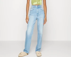 Levis  - 70s high slim straight, helt oanvända