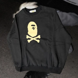 Vintage Bape Crewneck - aldrig använd, köpt från depop så är it 100% säker på om den är äkta