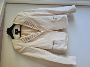 Fin kavaj, nyskick - Fin kavaj. Endast använd en gång 