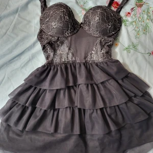 Nattlinne  - I nyskick.  Väldigt fin och rekommenderar verkligen! Fet