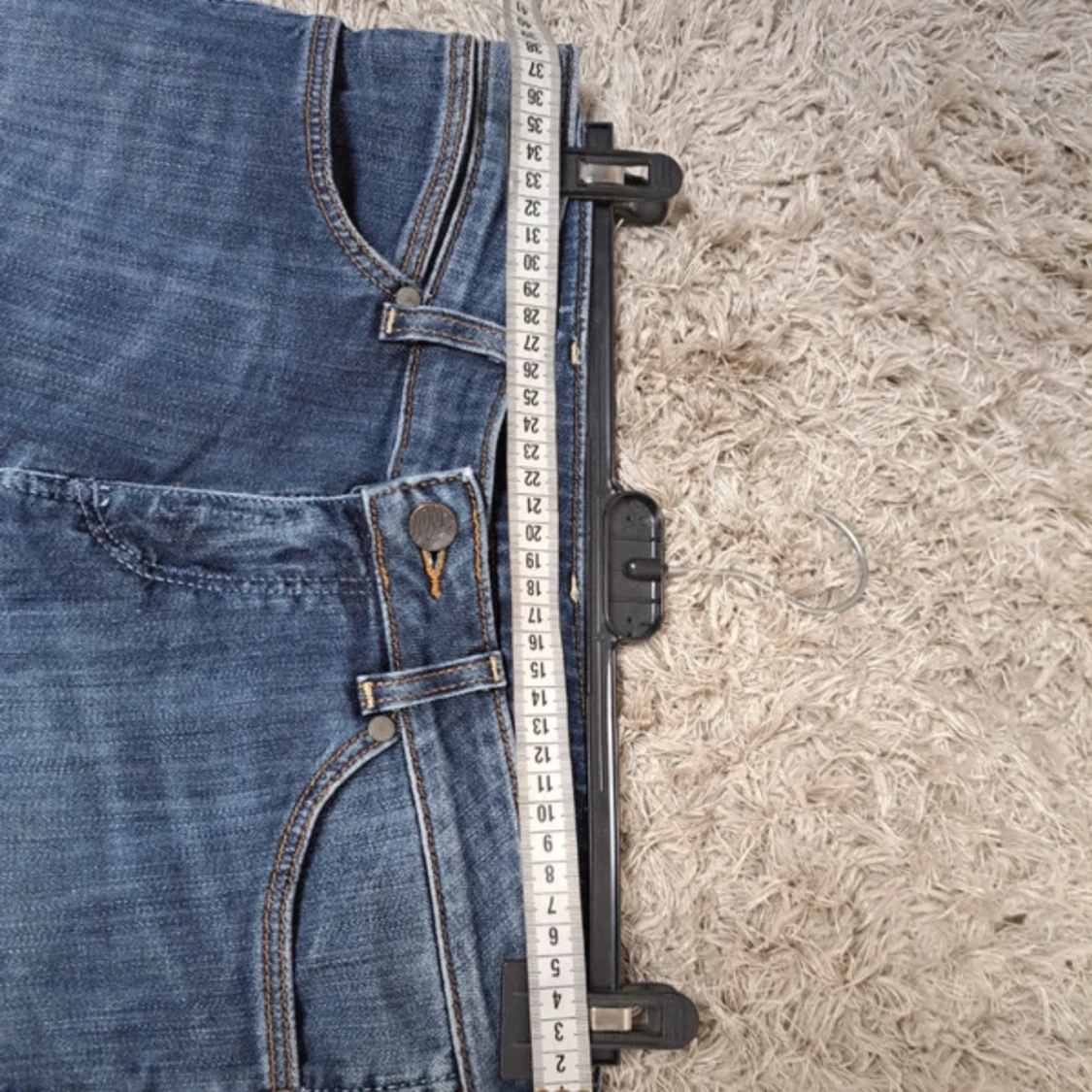 Blåa wrangler jeans - 90