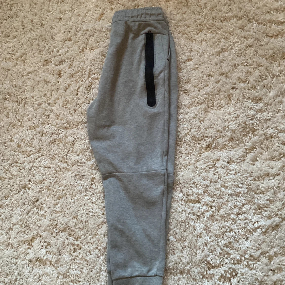 Nike tech byxor - 90