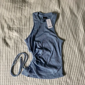 Ljusblå tröja - Helt ny tröja från Gina i strl S