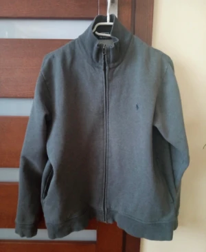 Polo Ralph Lauren Zip  - GRÅ polo Ralph lauren zip i bra skick för billigt pris  DMA FÖR FRÅGOR  