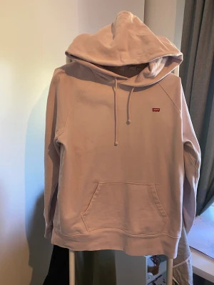 Hoodie Levis - Ny rosa Levis hoodie.  Storlek S. 