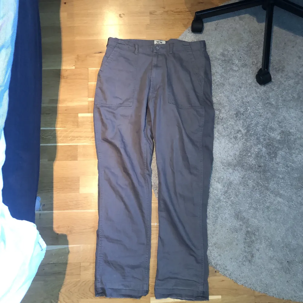 Chinos/jeans med chill vibe från lager 157. Jeans & Byxor.