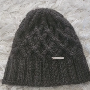 Mössa dam  - Fin dam grå mössa