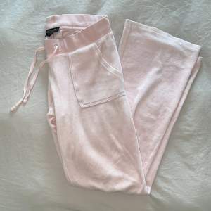 Baby rosa juicy couture byxor, säljer då de inte kommer till användning 