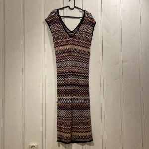 Missoni klänning - Klänning från missoni&lindex. Aldrig använd av mig och superfint skick. Kan skicka fler bilder om det önskas