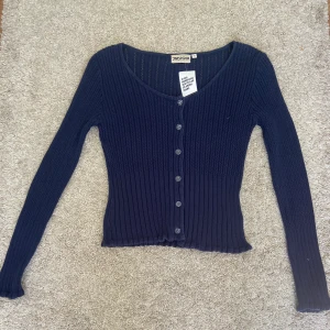 Kofta - Köp second han men ursprungligen från indiska. Aldrig använd sen jag köpte den men ägaren innan kan jag inte stå för men det är inget fel på den eller så. Jätte fint skick. 