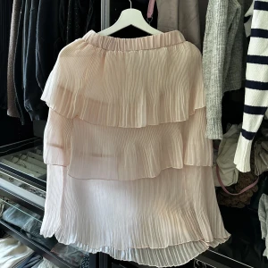 ljus rosa lång kjol - Söt ljusrosa långkjol med väck