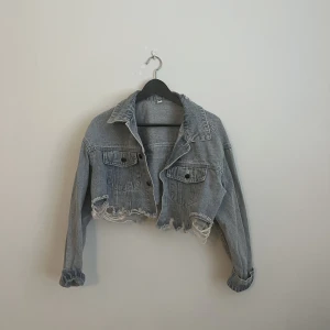 Crop denim jacket - Använd några gånger 