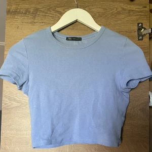 Topp från zara - Fin blå topp från zara💕