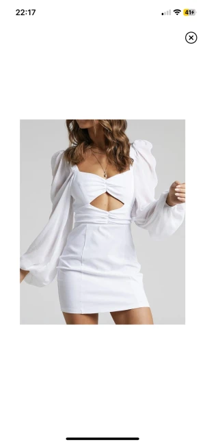 Vit klänning - Helt ny, endast testad 