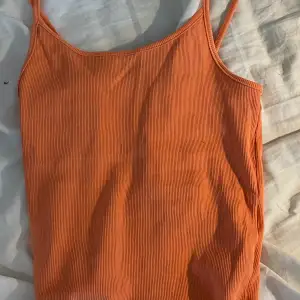 Fint orange linne